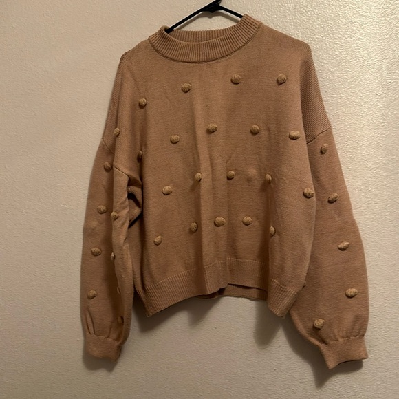 Cute, Pom Pom, tan, size medium, never worn - Picture 1 of 1